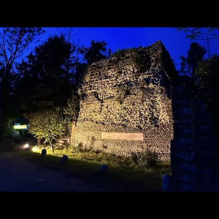 Castello Il Petalo Inn *