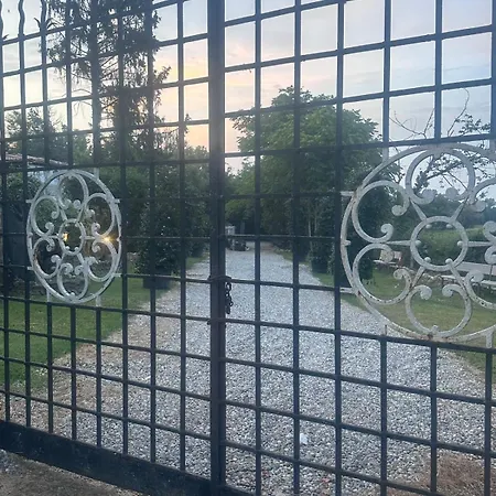 Castello Il Petalo Inn *